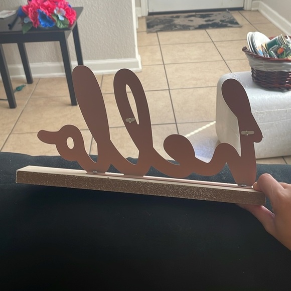 Pink 'Hello' Decorative Sign - Picture 4 of 4